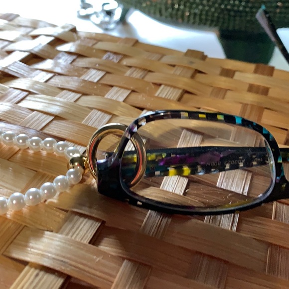 Eyeglass Necklace - Pearl & Gold - Picture 3 of 7